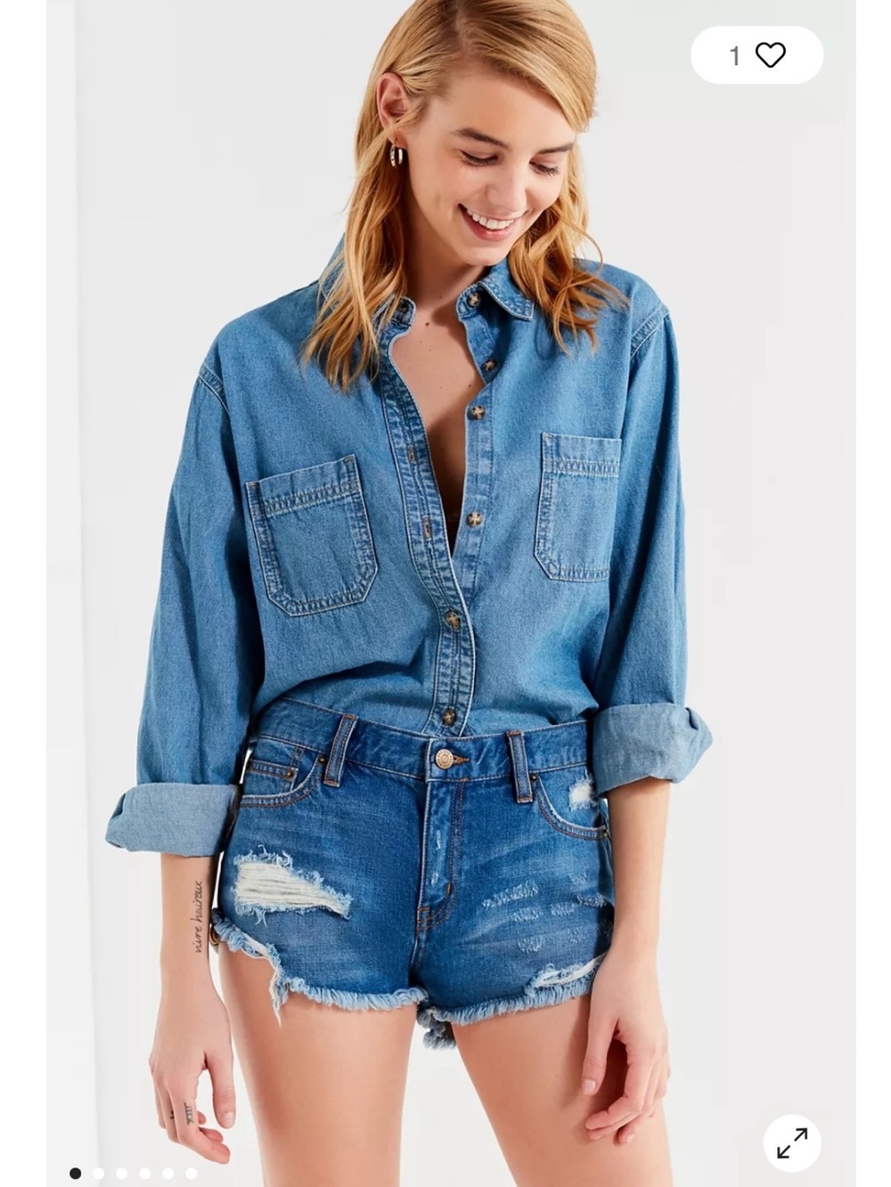 BDG Urban Outfitters Boyfriend Low-Rise Distressed Denim Short Size 27